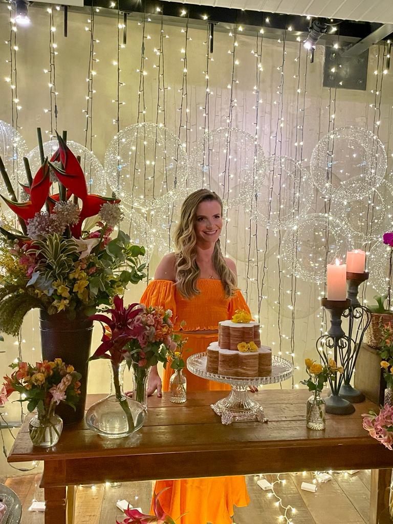 Festa de aniversário · Decoração com luzes