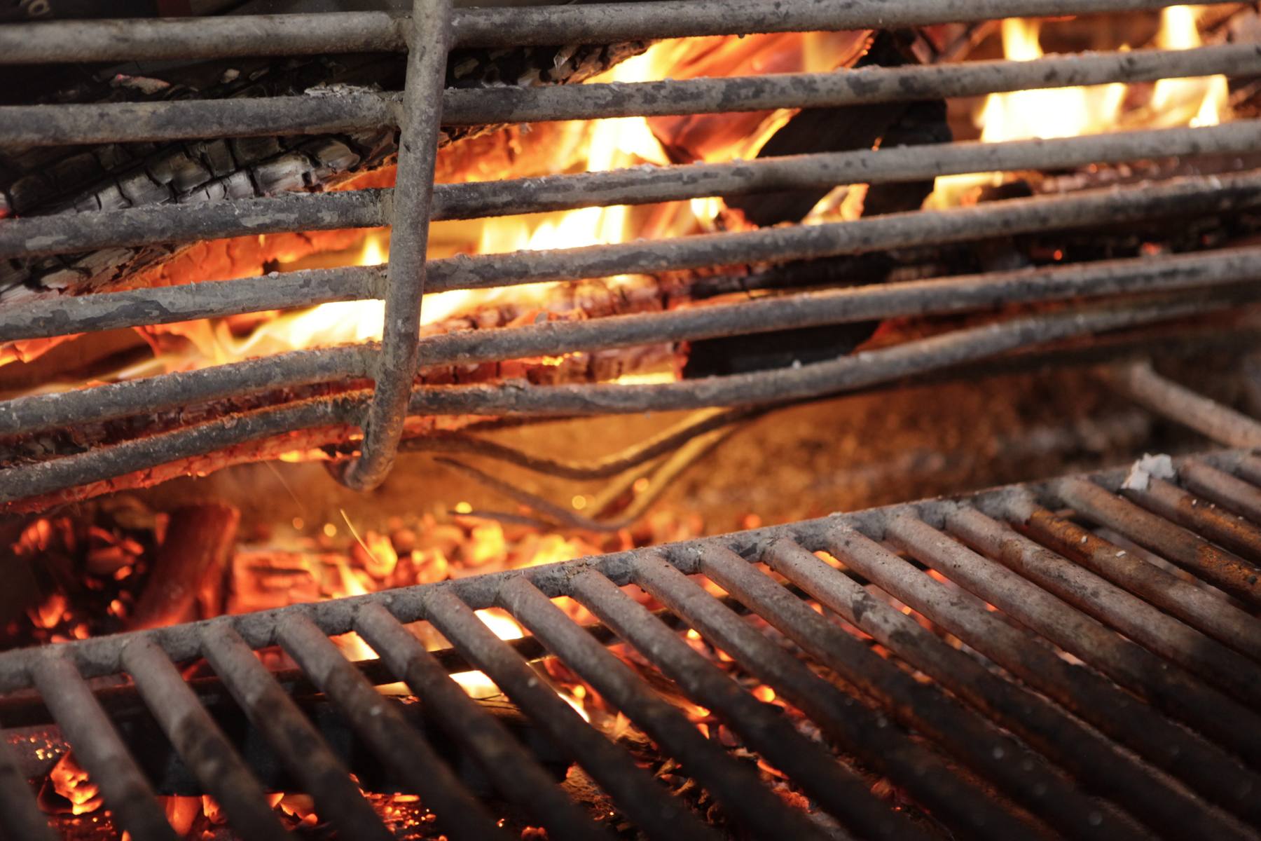 Parrilla a leña El Tranvía